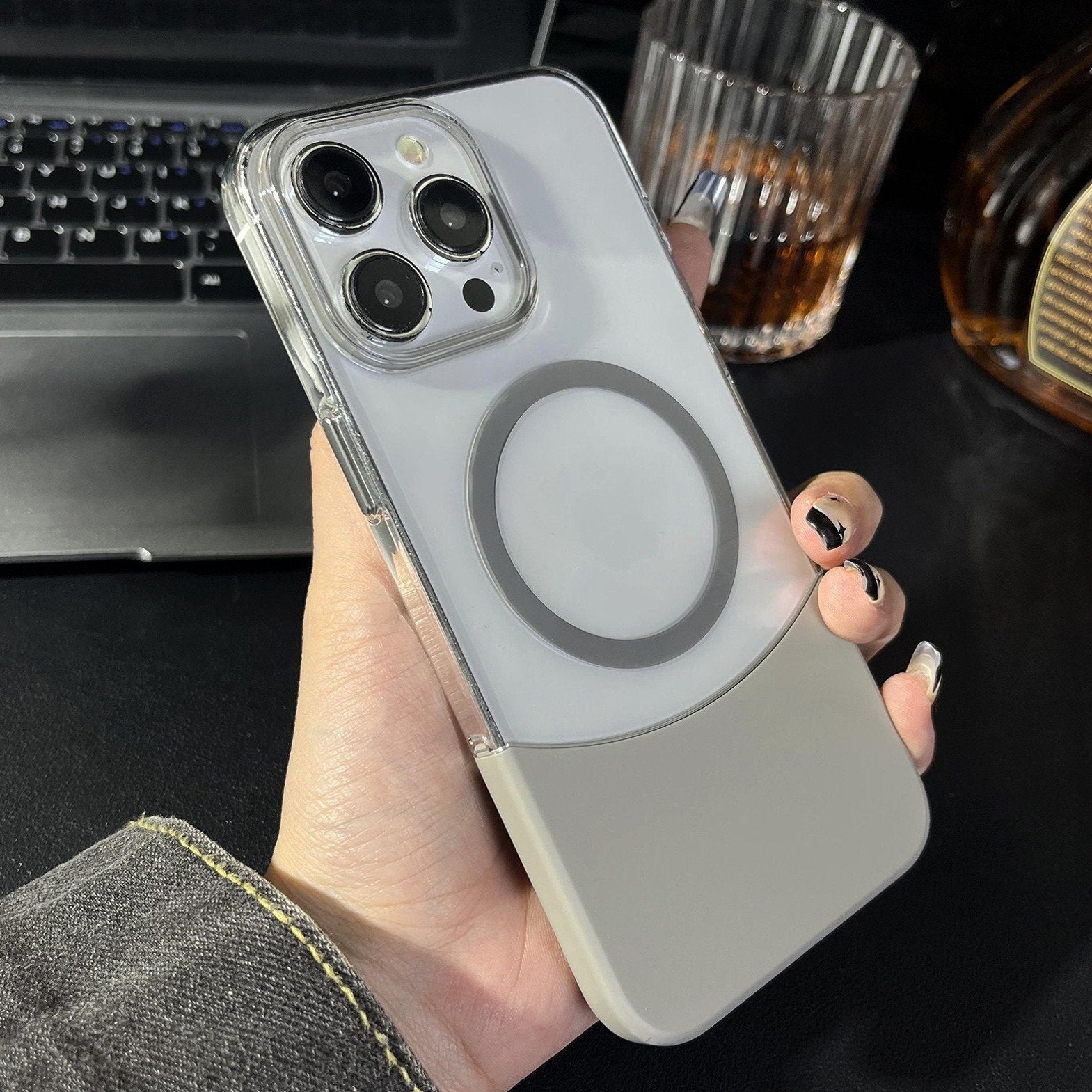 Premium Transparent Magnetic Splicing Cover - iPhone