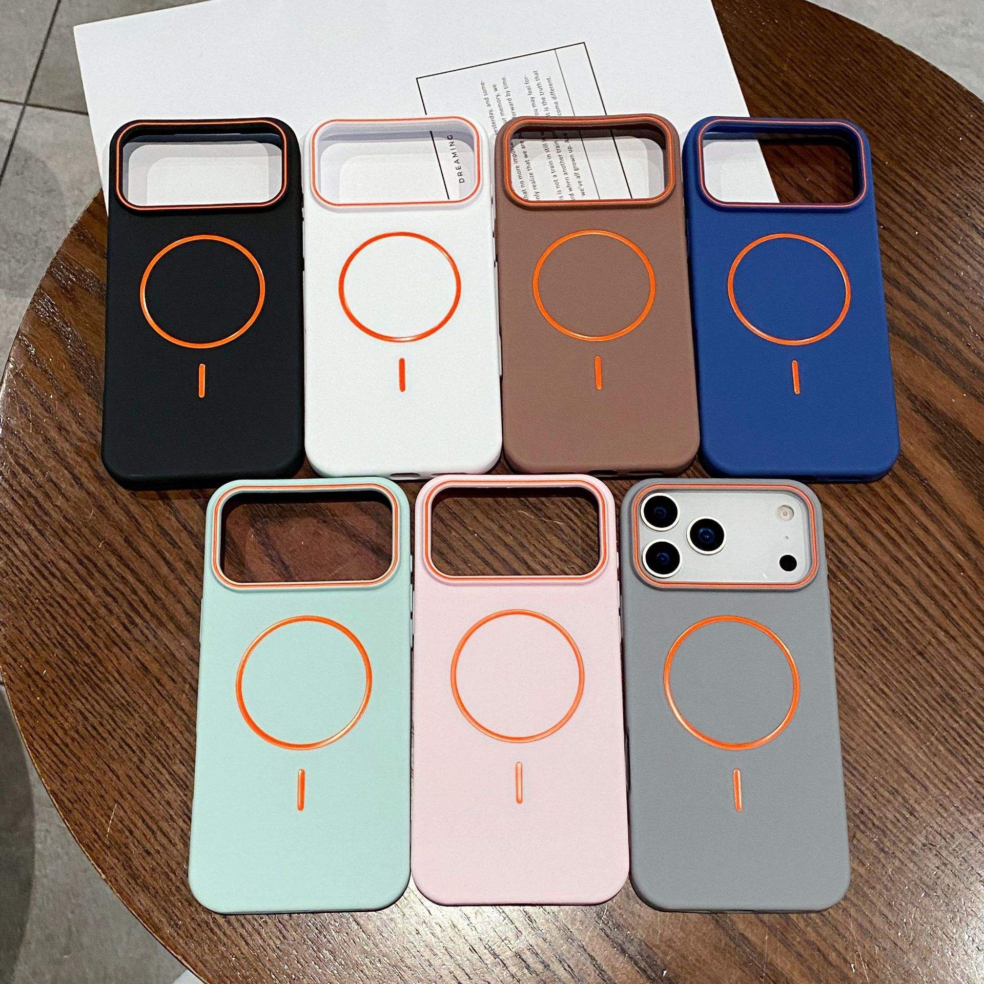 Domingo Case - IPhone