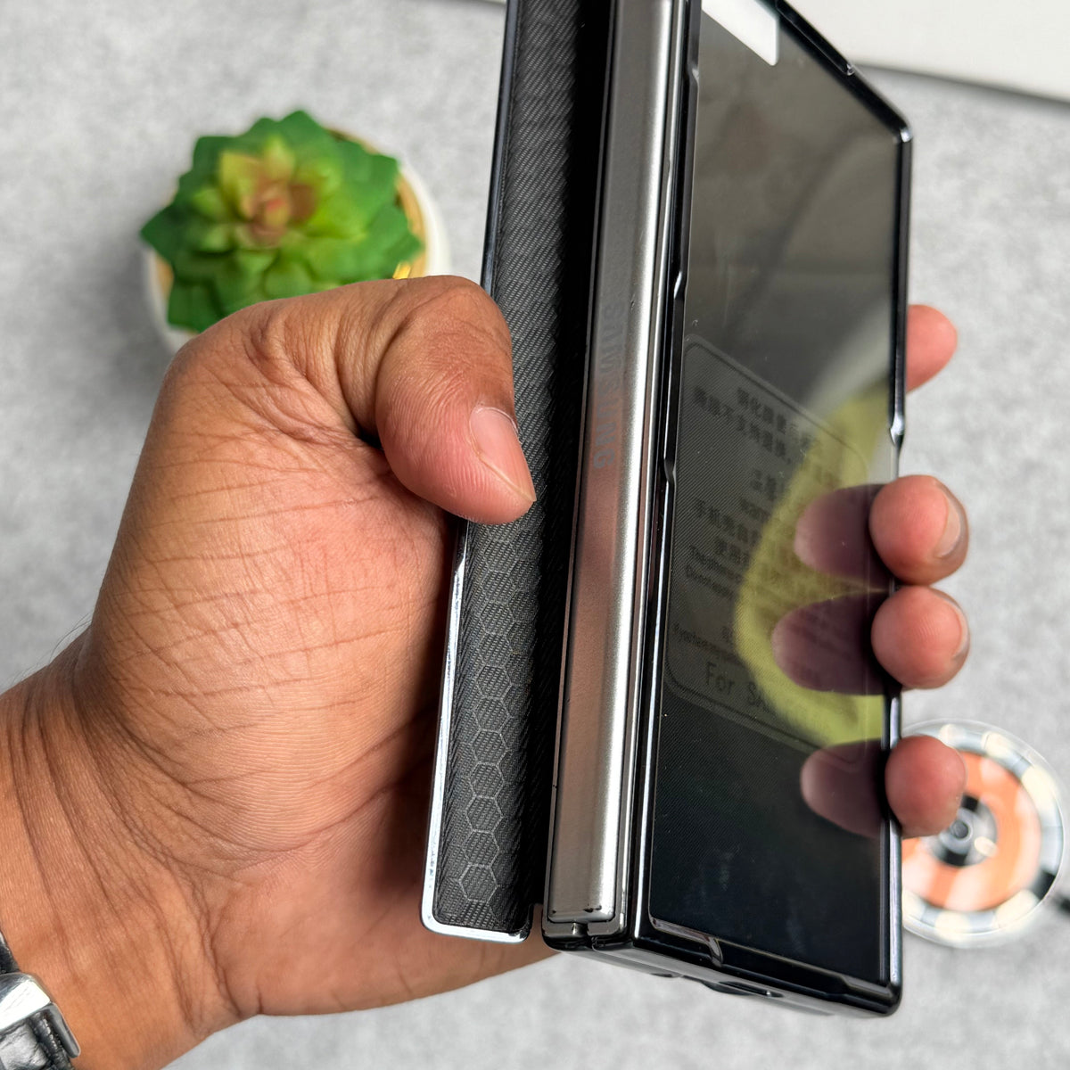 Carbon Texture Side Hinge Front Glass Protection Case.